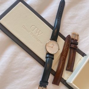 Daniel Wellington watch with 2 straps: black and brown